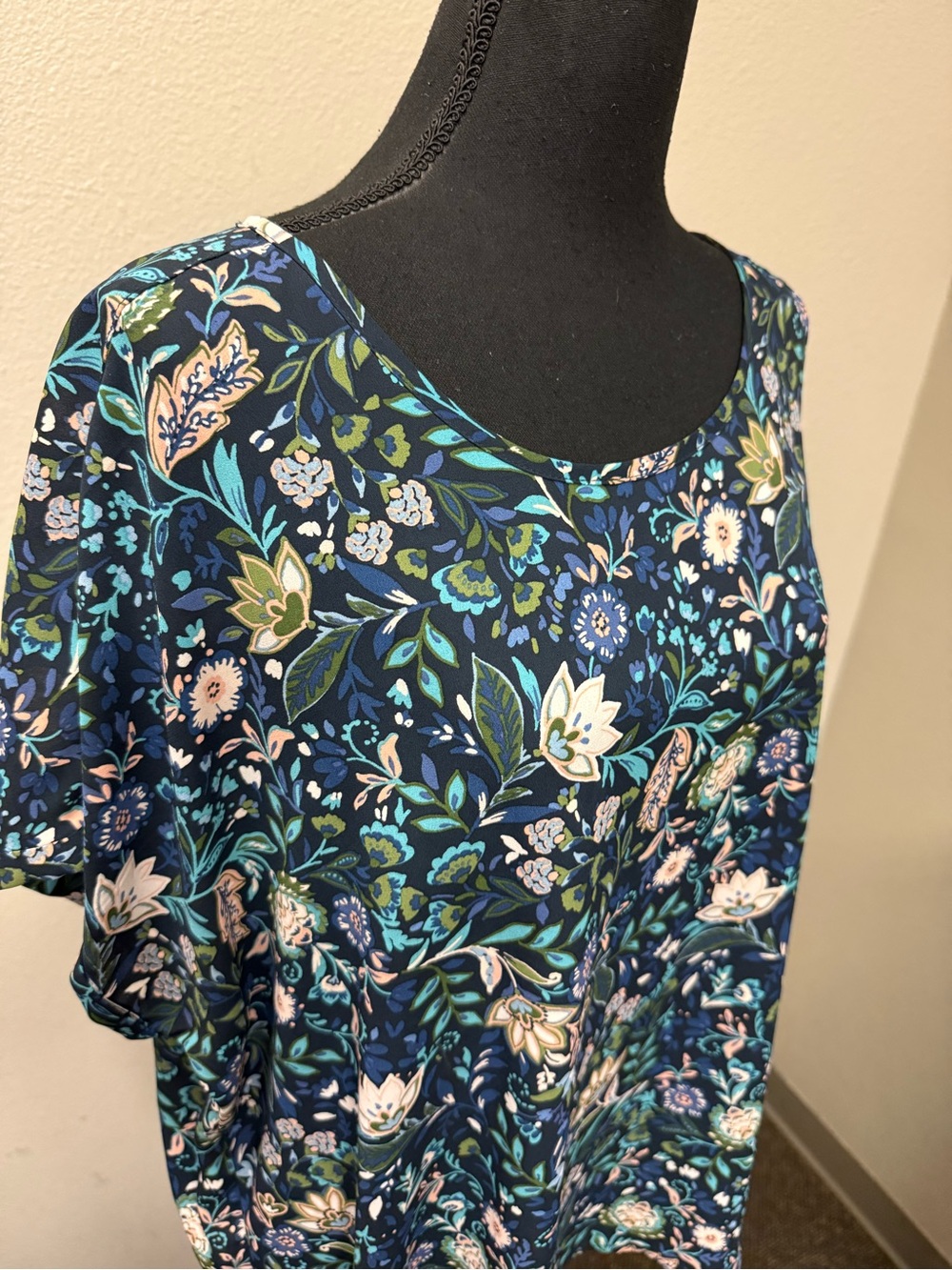 Maurices XL Navy Floral Boho Blouse Short Sleeve Lightweight Cottagecore Top - Picture 10 of 15